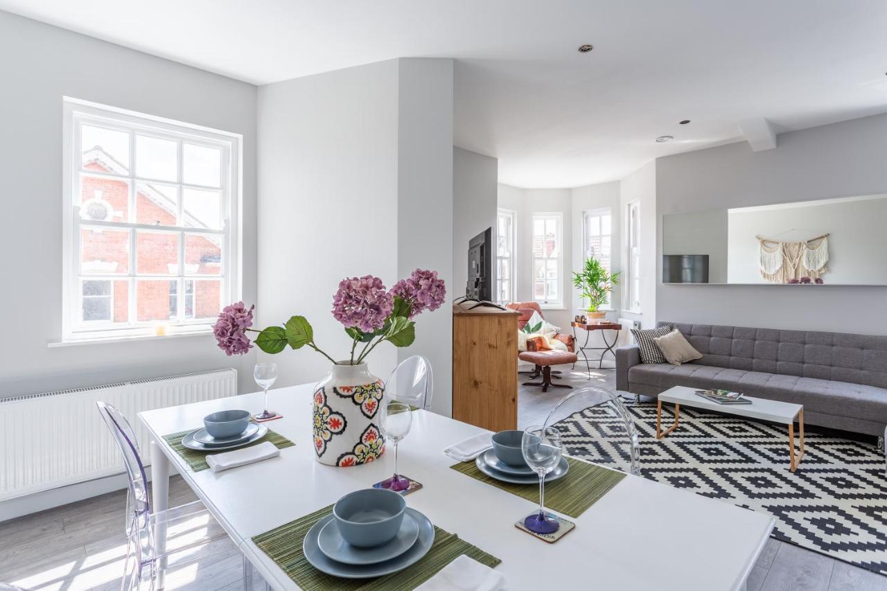 2 Bedroom Apartments With Sofa Bed In Southend Southend-on-Sea Exterior foto
