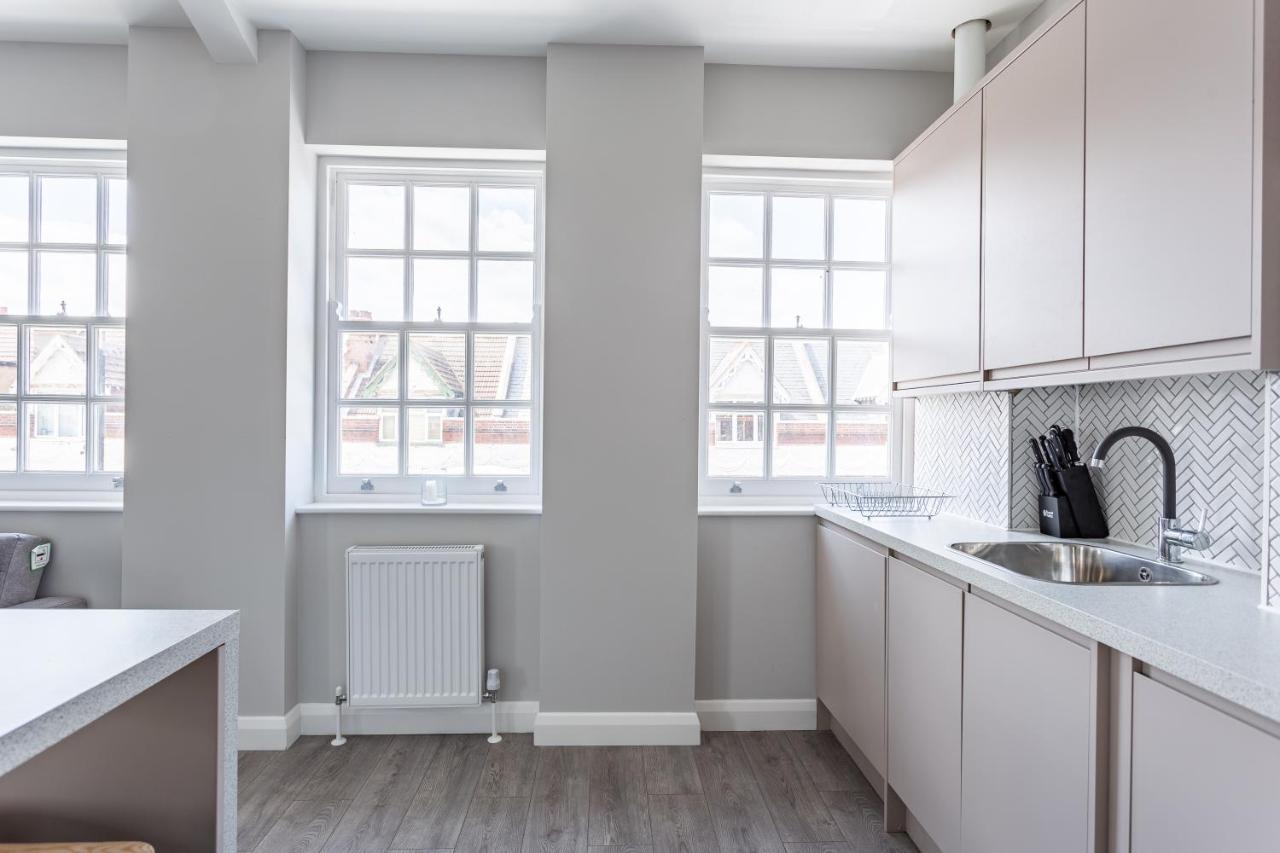 2 Bedroom Apartments With Sofa Bed In Southend Southend-on-Sea Exterior foto